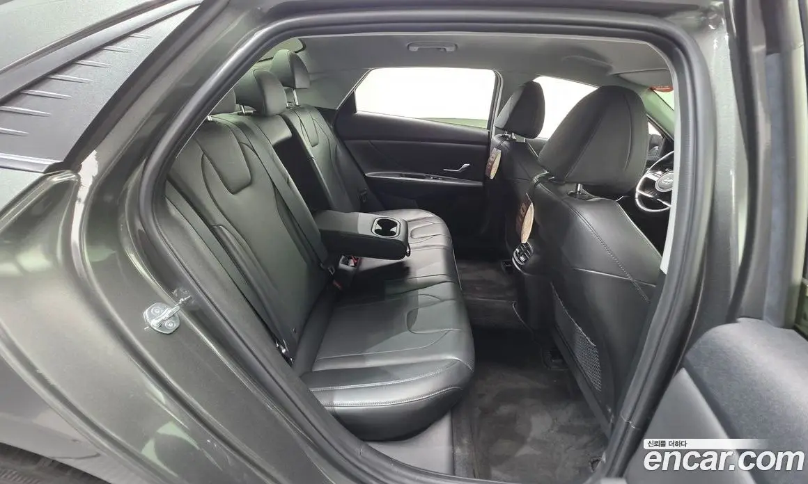 Hyundai Avante 2023 1.6 автомат (гидро), фото 24