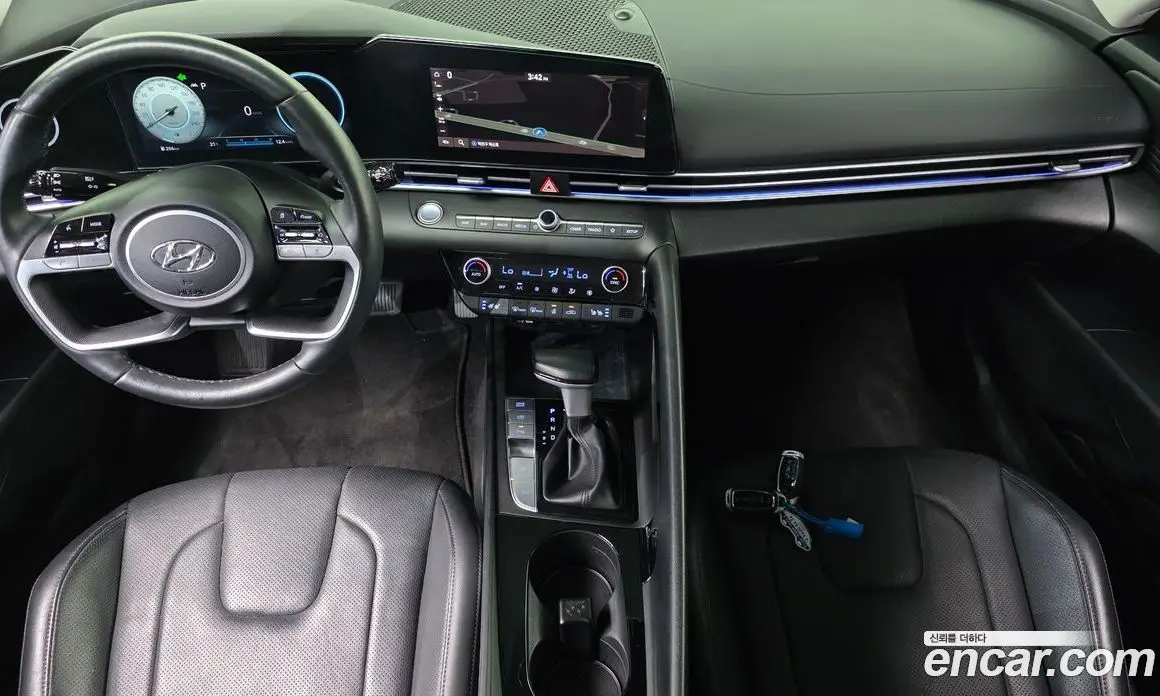 Hyundai Avante 2023 1.6 автомат (гидро), фото 10