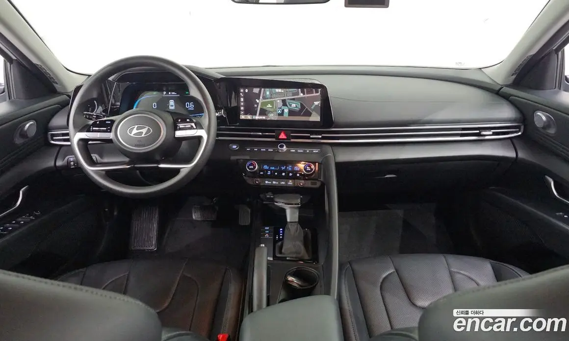 Hyundai Avante 2023 1.6 автомат (гидро), фото 7
