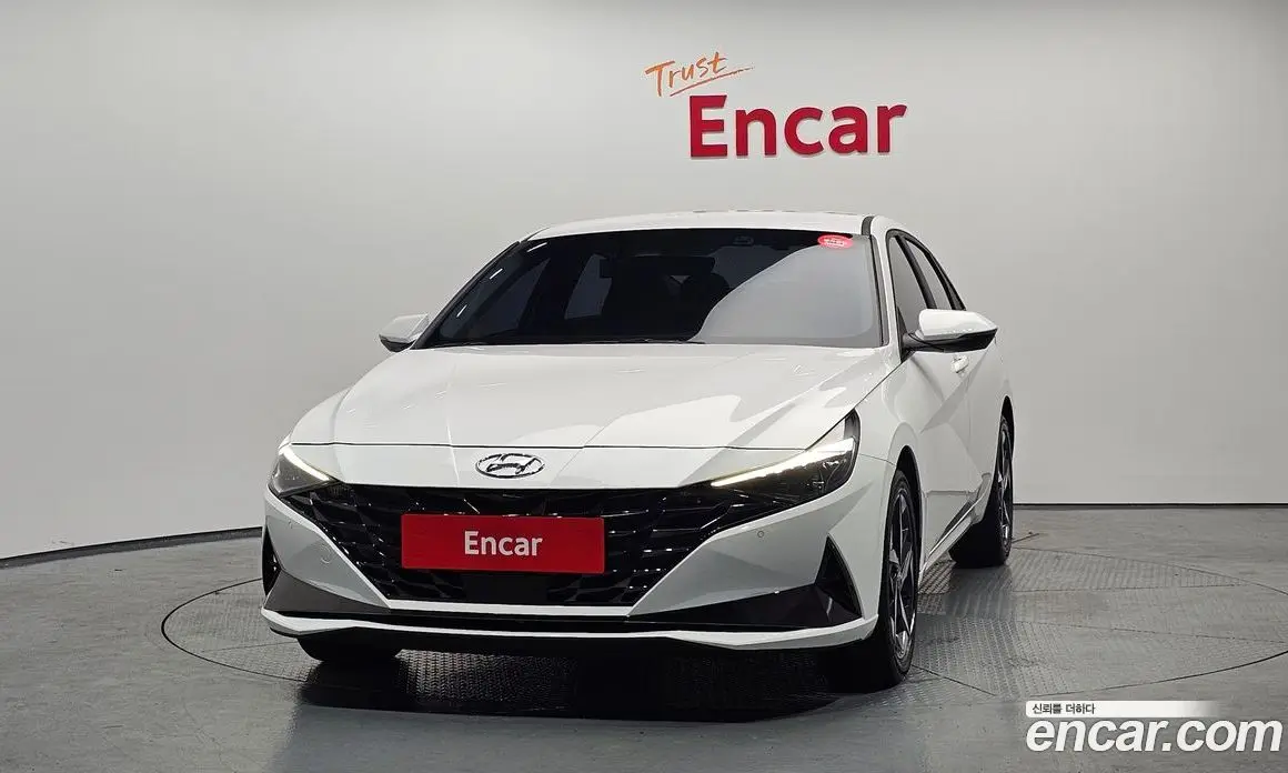 Hyundai Avante 2023 1.6 автомат (гидро), фото 3
