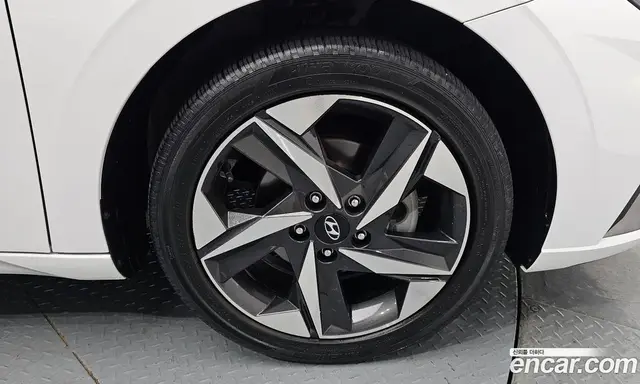 Hyundai Avante 2023 1.6 автомат (гидро), миниатюра 7