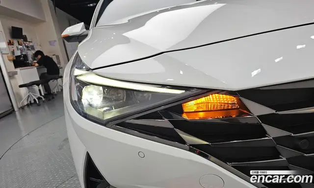 Hyundai Avante 2023 1.6 автомат (гидро), миниатюра 8