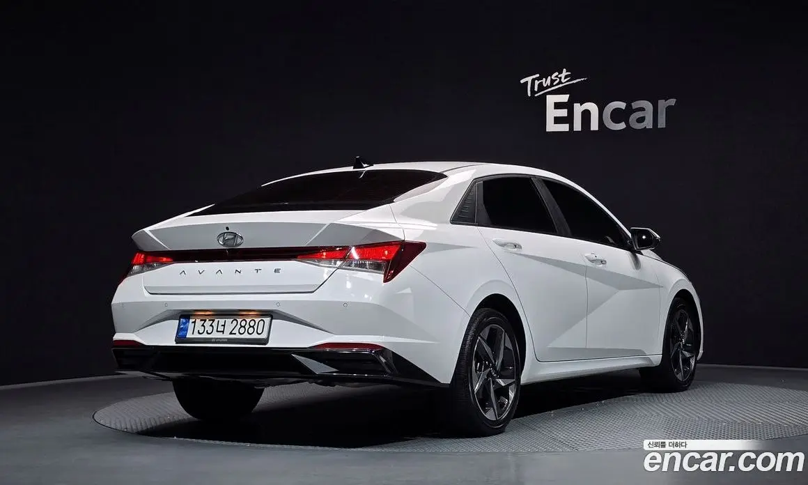 Hyundai Avante 2023 1.6 автомат (гидро), фото 2