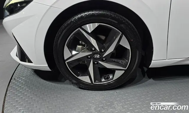 Hyundai Avante 2023 1.6 автомат (гидро), миниатюра 5