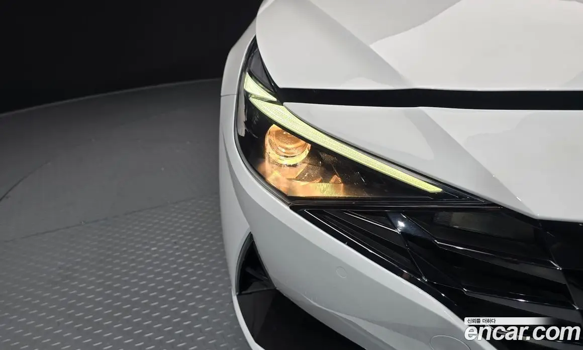 Hyundai Avante 2023 1.6 автомат (гидро), фото 8