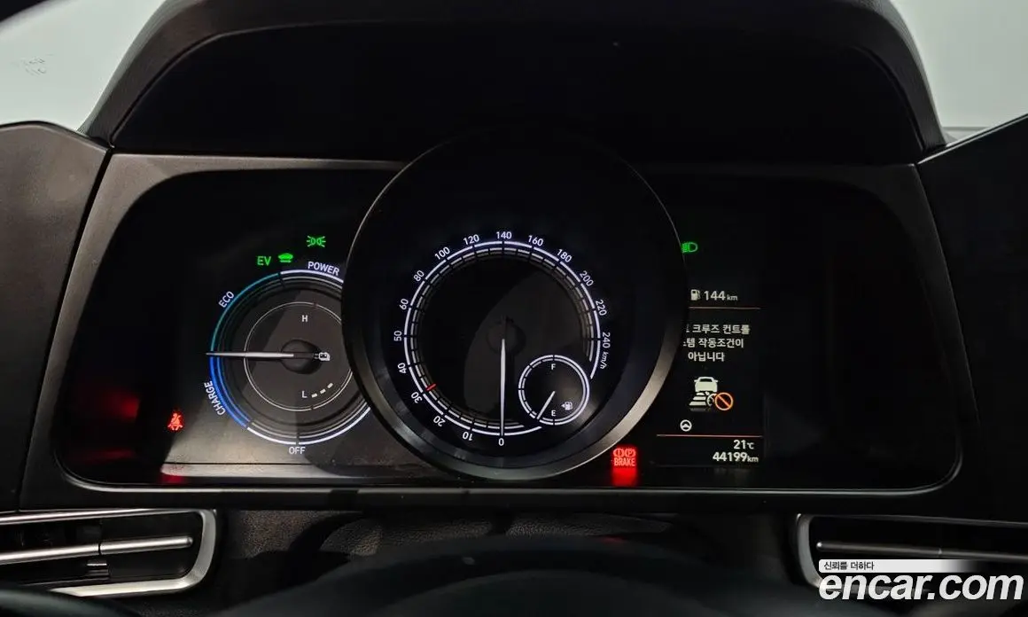 Hyundai Avante 2023 1.6 автомат (гидро), фото 11
