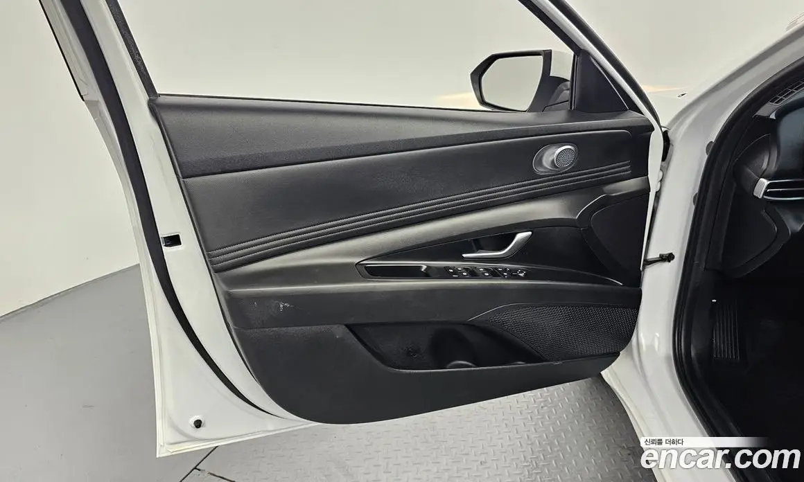 Hyundai Avante 2023 1.6 автомат (гидро), фото 14