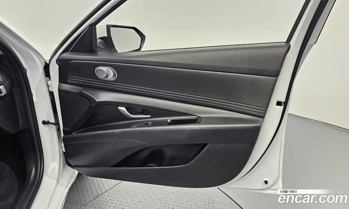 Hyundai Avante 2023 1.6 автомат (гидро), фото 15