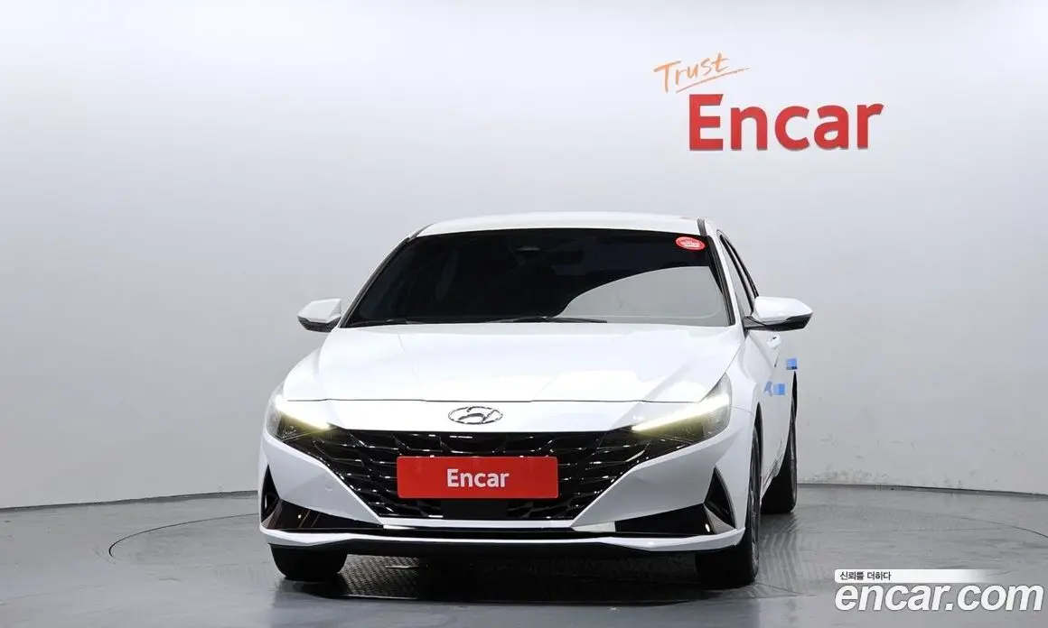 Hyundai Avante 2023 1.6 автомат (гидро), фото 3
