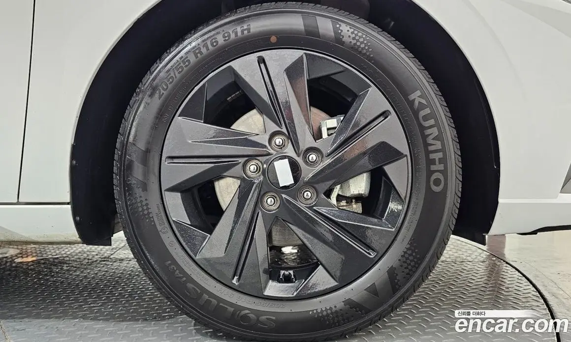 Hyundai Avante 2023 1.6 автомат (гидро), фото 7
