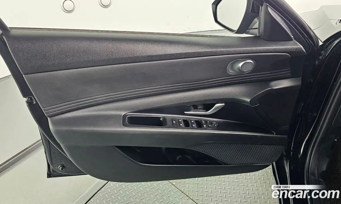 Hyundai Avante 2024 1.6 автомат (гидро), фото 14