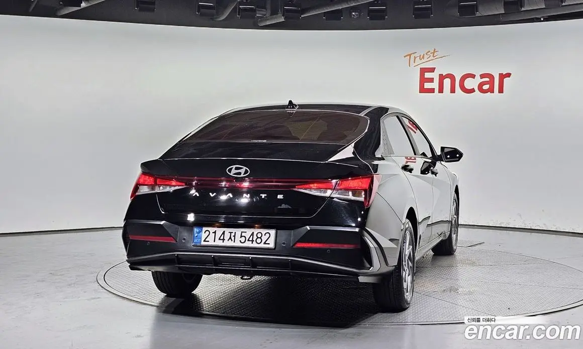 Hyundai Avante 2024 1.6 автомат (гидро), фото 4