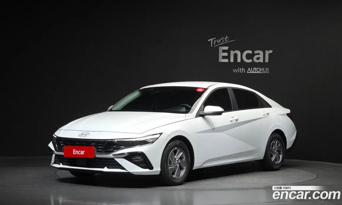 Hyundai Avante 2024 1.6 автомат (гидро), фото 1