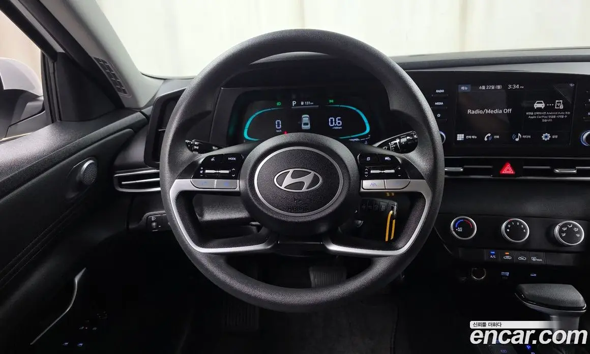 Hyundai Avante 2024 1.6 автомат (гидро), фото 13