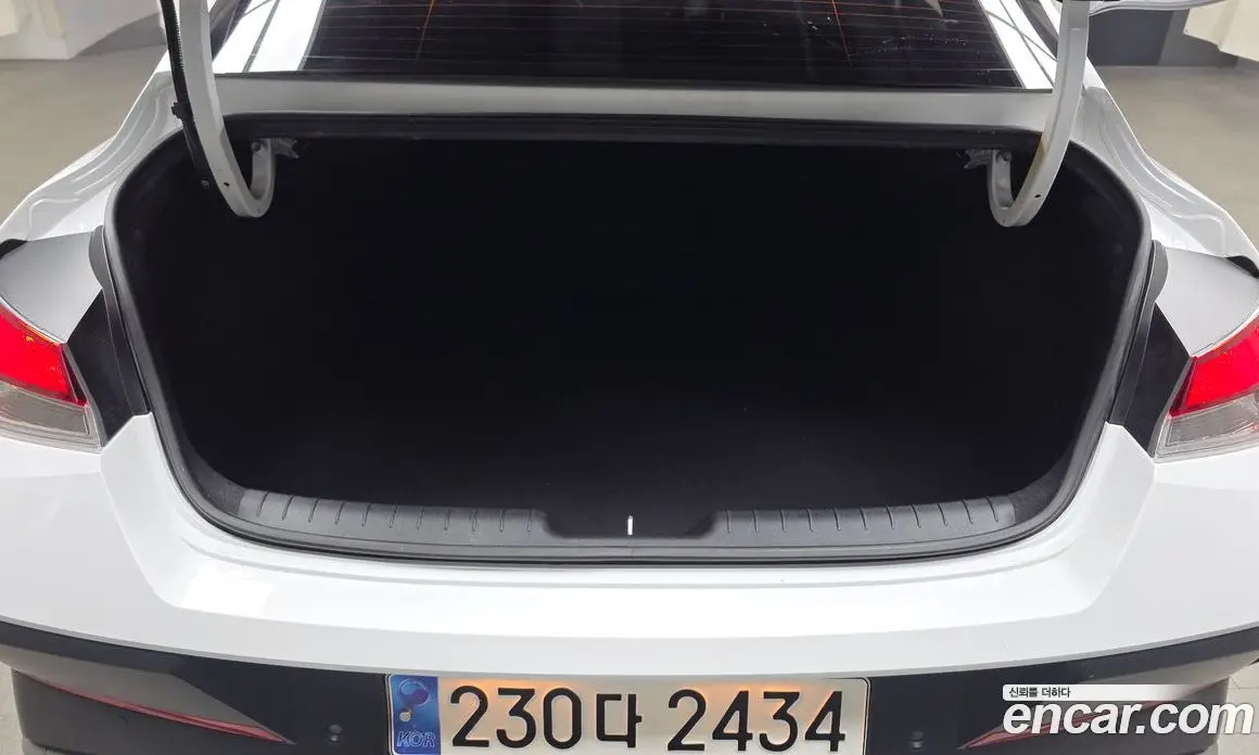 Hyundai Avante 2024 1.6 автомат (гидро), фото 20