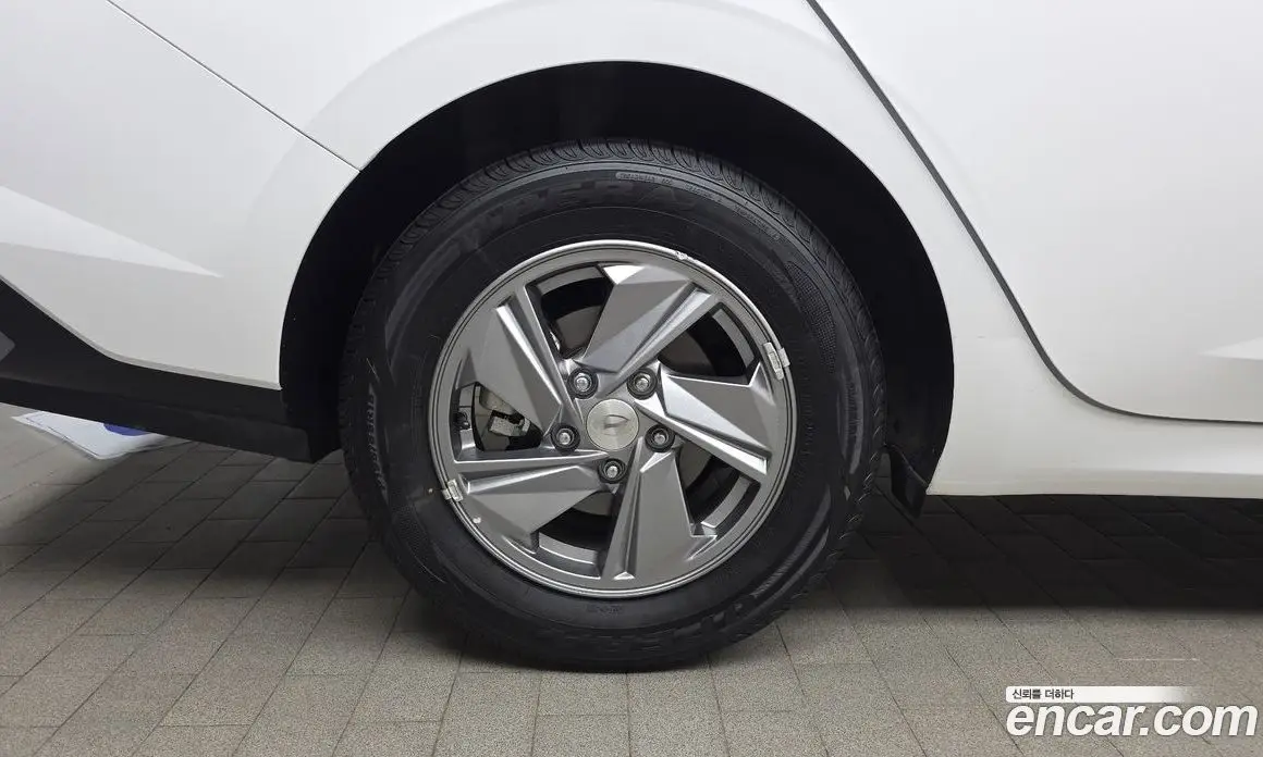 Hyundai Avante 2024 1.6 автомат (гидро), фото 5