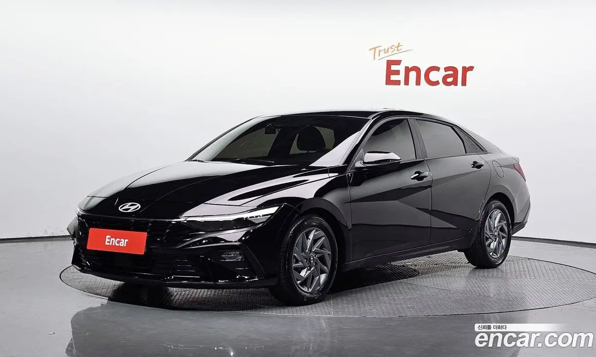 Hyundai Avante 2024 1.6 автомат (гидро), фото 1