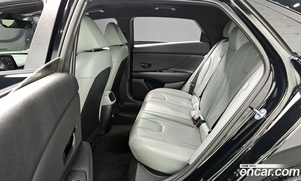 Hyundai Avante 2024 1.6 автомат (гидро), фото 11