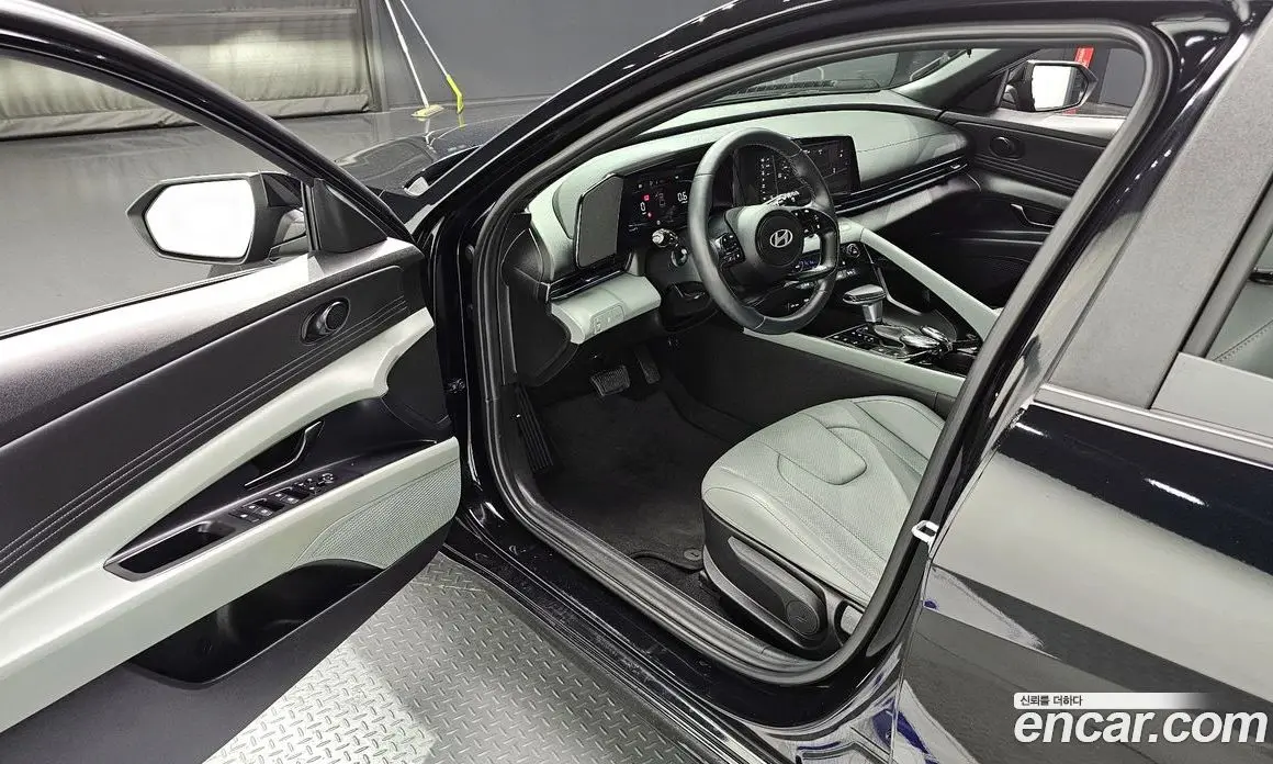 Hyundai Avante 2024 1.6 автомат (гидро), фото 10