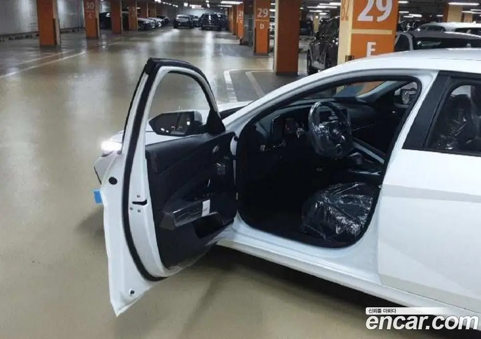 Hyundai Avante 2025 1.6 автомат (гидро), фото 4