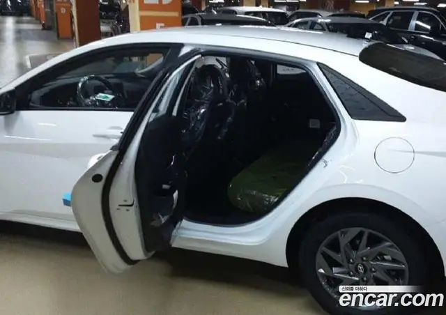 Hyundai Avante 2025 1.6 автомат (гидро), миниатюра 10