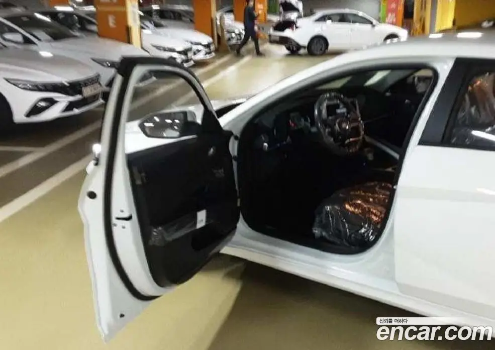 Hyundai Avante 2025 1.6 автомат (гидро), фото 4
