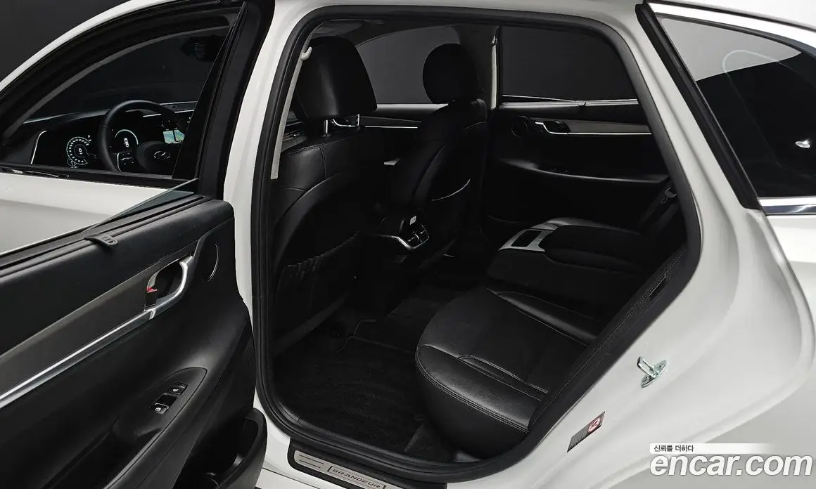 Hyundai Grandeur 2022 2.5 автомат (гидро), фото 12