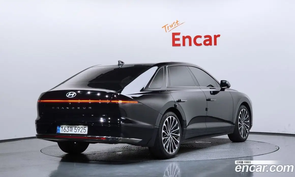 Hyundai Grandeur 2022 2.5 автомат (гидро), фото 2