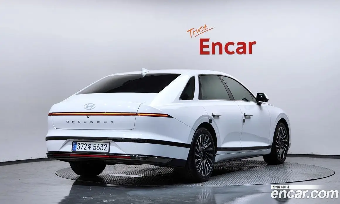 Hyundai Grandeur 2024 1.6 автомат (гидро), фото 2