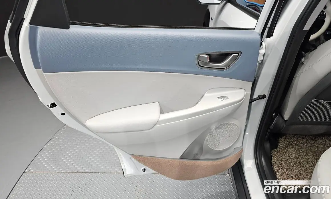 Hyundai Kona 2020 0.2 автомат (гидро), фото 15
