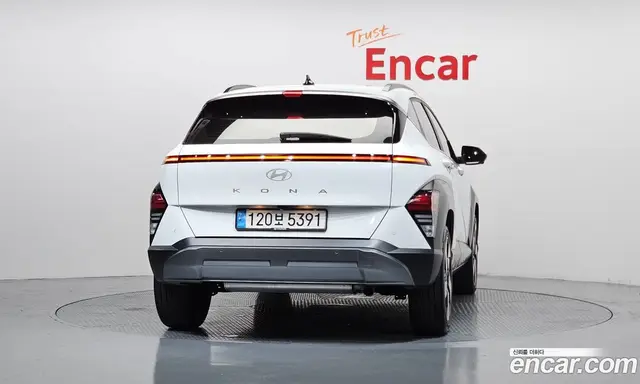 Hyundai Kona 2023 1.6 автомат (гидро), миниатюра 4