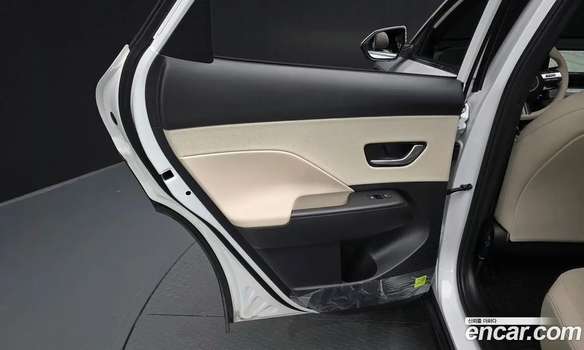 Hyundai Kona 2023 1.6 автомат (гидро), фото 14