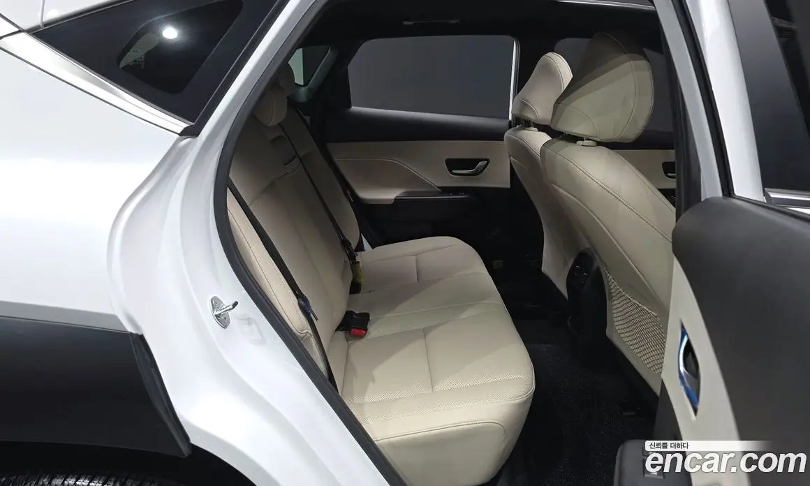 Hyundai Kona 2023 1.6 автомат (гидро), фото 16