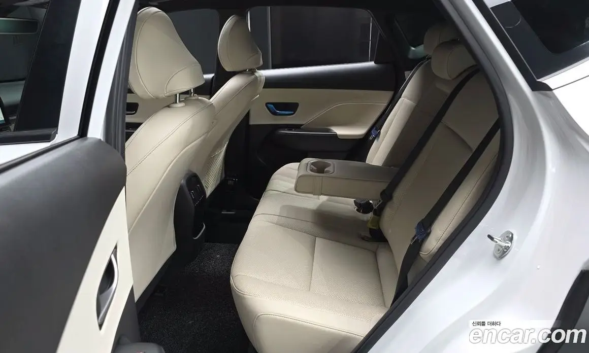 Hyundai Kona 2023 1.6 автомат (гидро), фото 17