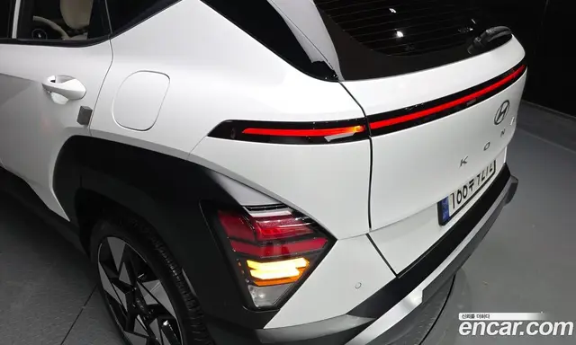 Hyundai Kona 2023 1.6 автомат (гидро), миниатюра 8