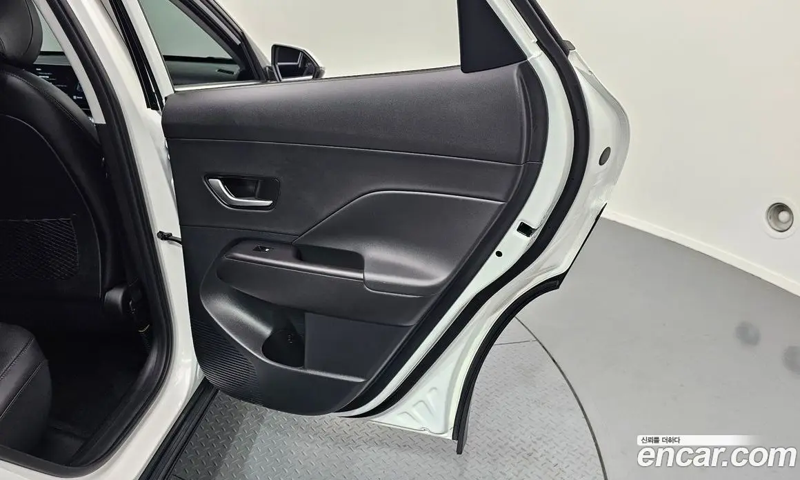 Hyundai Kona 2024 1.6 автомат (гидро), фото 15