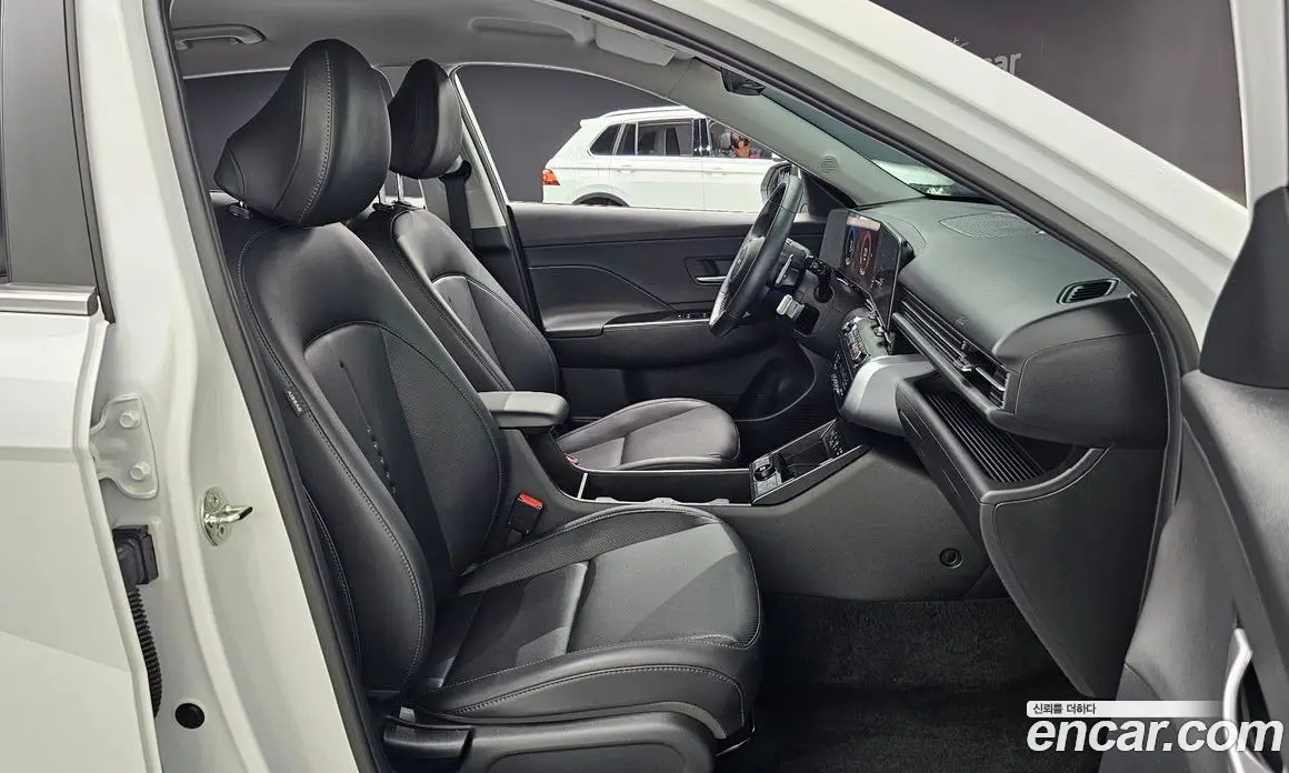 Hyundai Kona 2024 1.6 автомат (гидро), фото 18