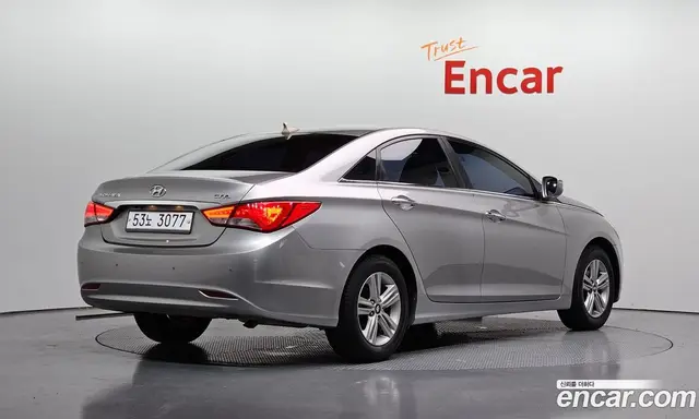 Hyundai Sonata 2012 2.0 автомат (гидро), миниатюра 2