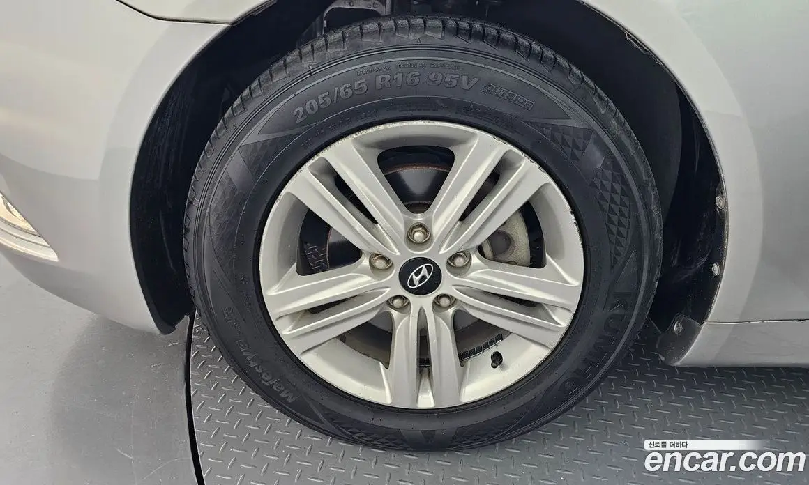 Hyundai Sonata 2012 2.0 автомат (гидро), фото 5