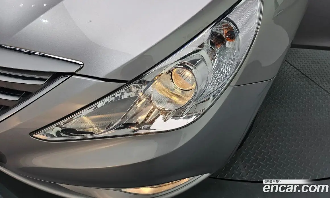 Hyundai Sonata 2012 2.0 автомат (гидро), фото 8