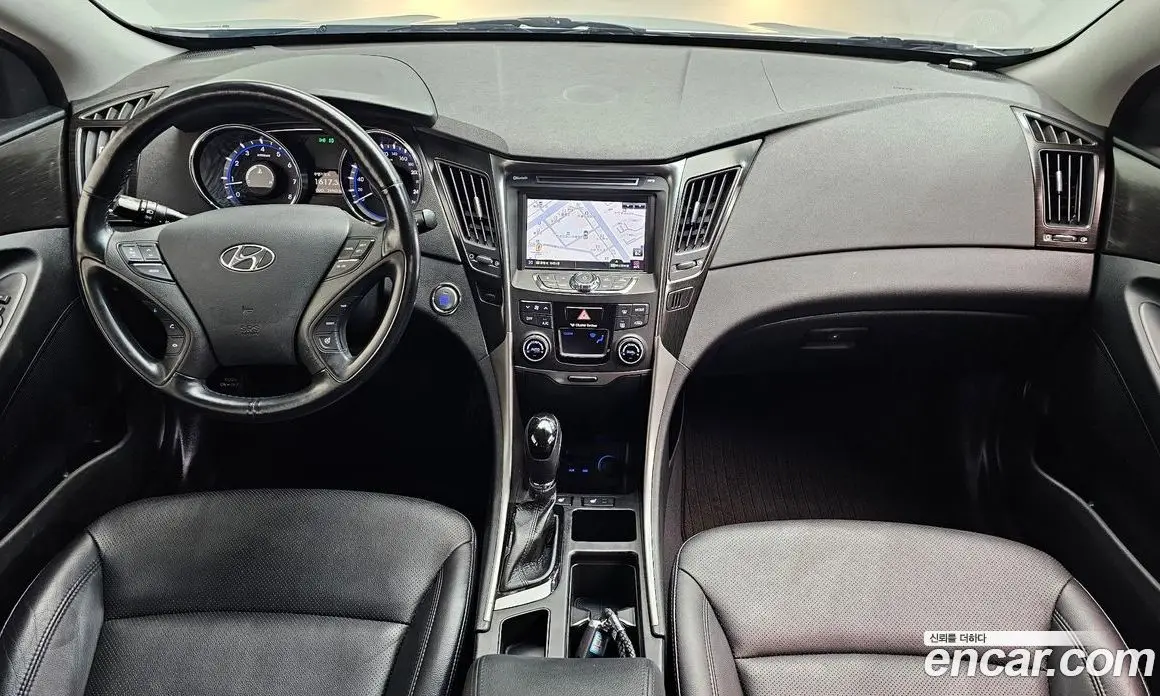 Hyundai Sonata 2012 2.0 автомат (гидро), фото 10