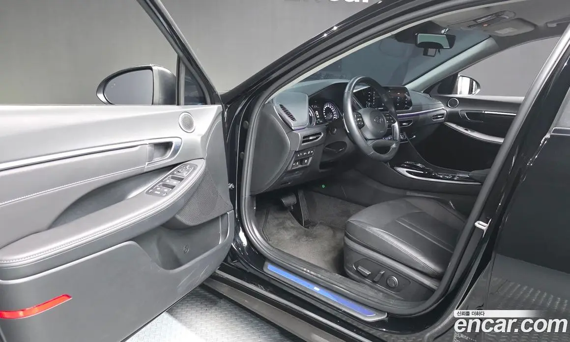 Hyundai Sonata 2023 2.0 автомат (гидро), фото 13