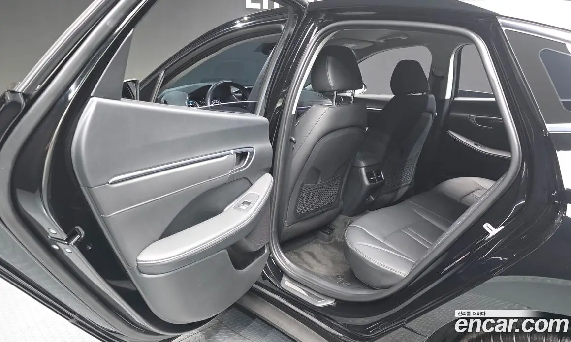 Hyundai Sonata 2023 2.0 автомат (гидро), фото 16