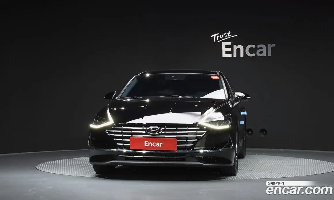 Hyundai Sonata 2023 2.0 автомат (гидро), фото 3