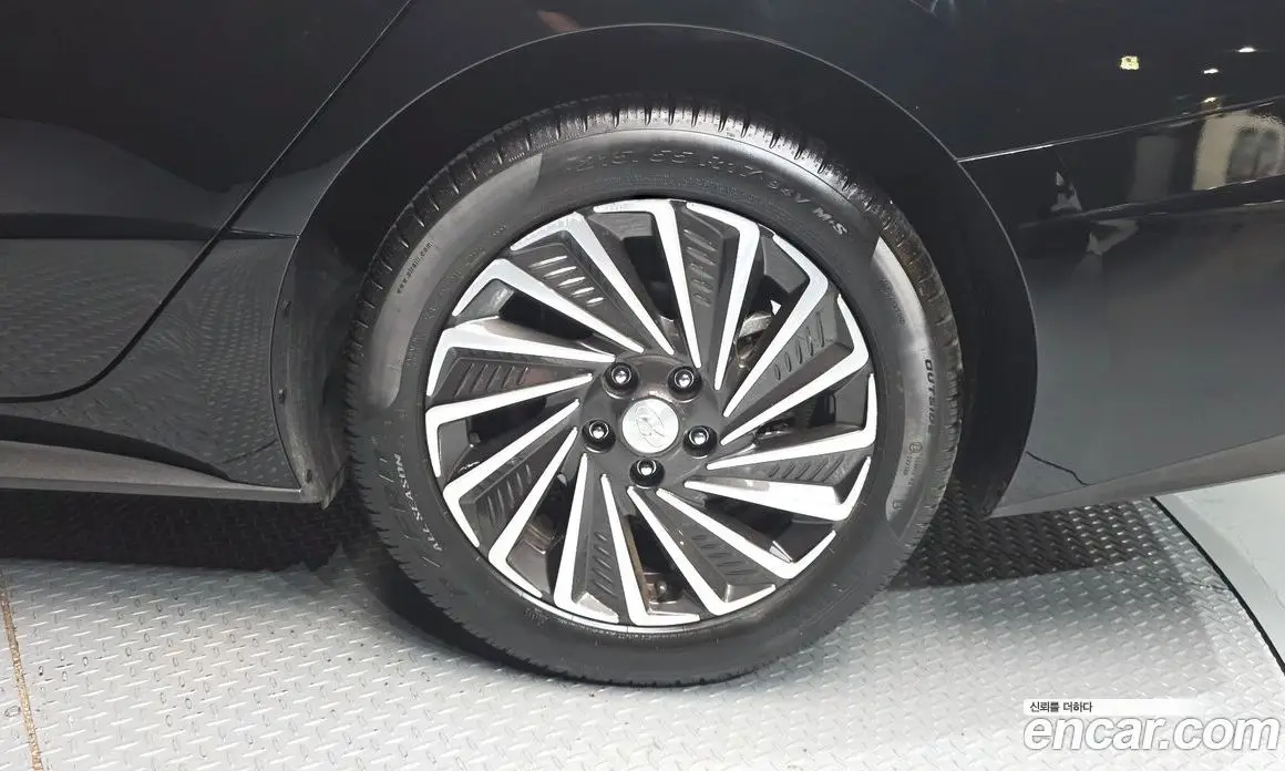 Hyundai Sonata 2023 2.0 автомат (гидро), фото 7