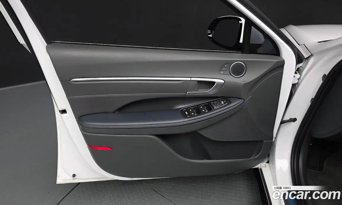 Hyundai Sonata 2024 2.0 автомат (гидро), фото 14