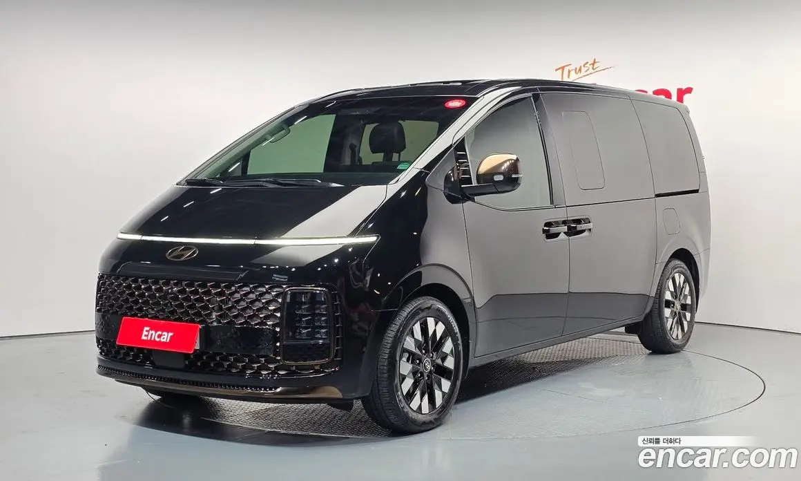 Hyundai Staria 2024 1.6 автомат (гидро), фото 1