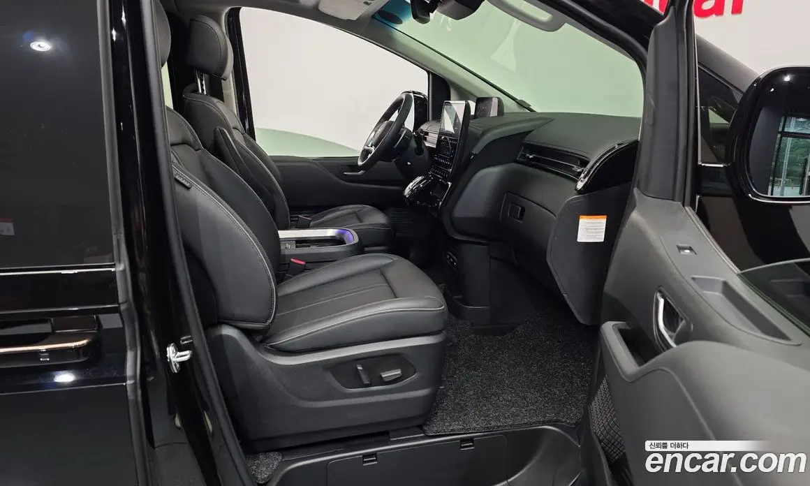 Hyundai Staria 2024 1.6 автомат (гидро), фото 11