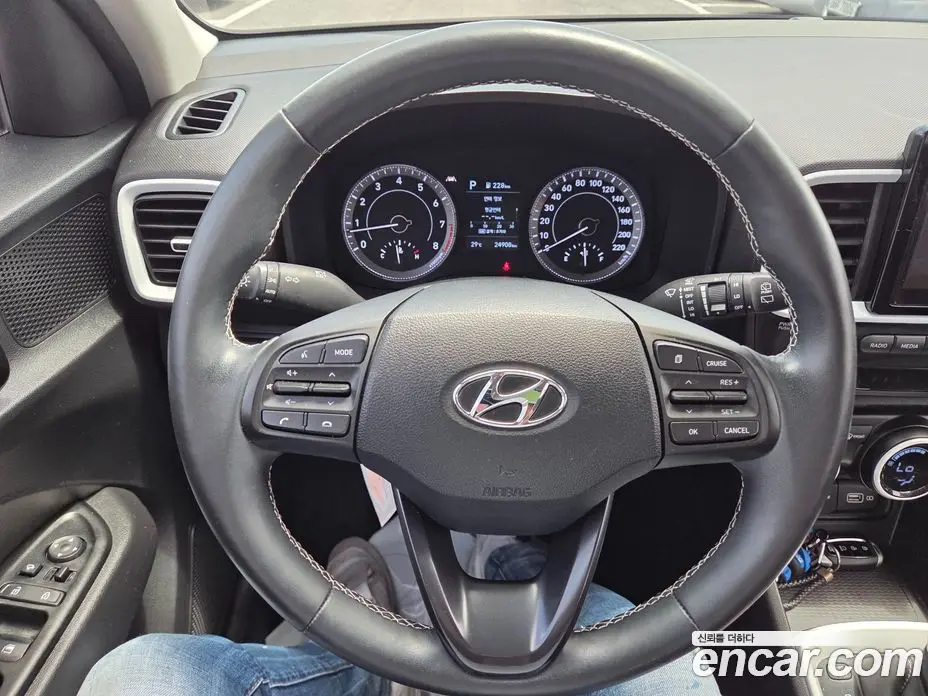 Hyundai Venue 2022 1.6 автомат (гидро), фото 12