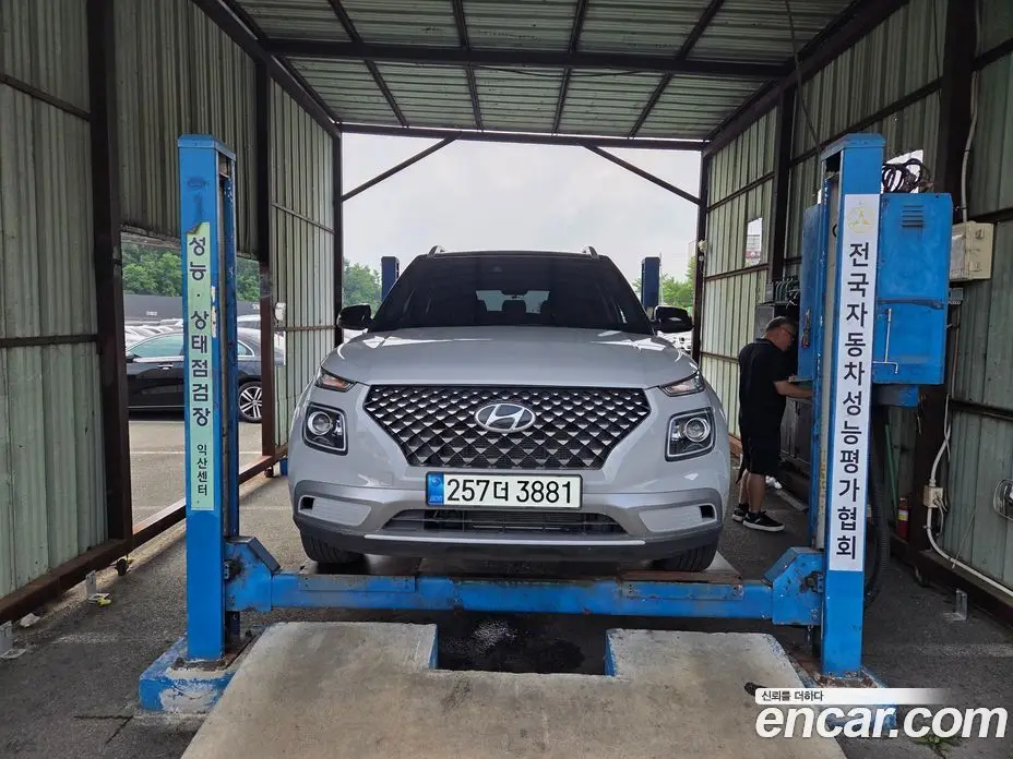 Hyundai Venue 2022 1.6 автомат (гидро), фото 20